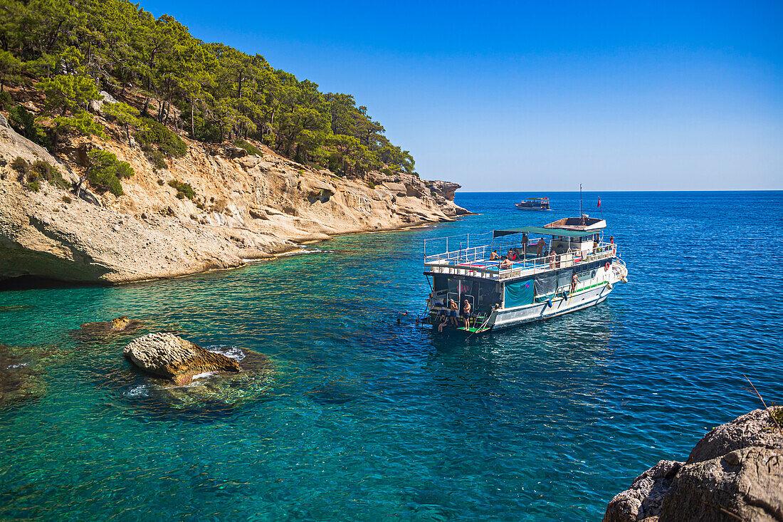 Kemer Tekne Turu | Koylar, Yüzme Molaları ve Eğlence